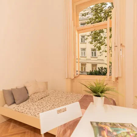 Cozy In The Heart Of Budapest, 5 Bedrooms * בודפשט